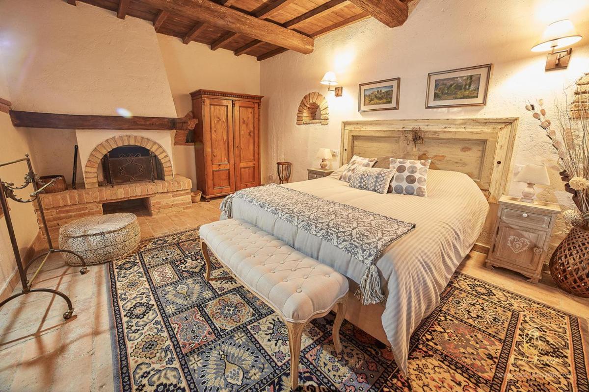 Casale Alessandri Massa Martana Buitenkant foto