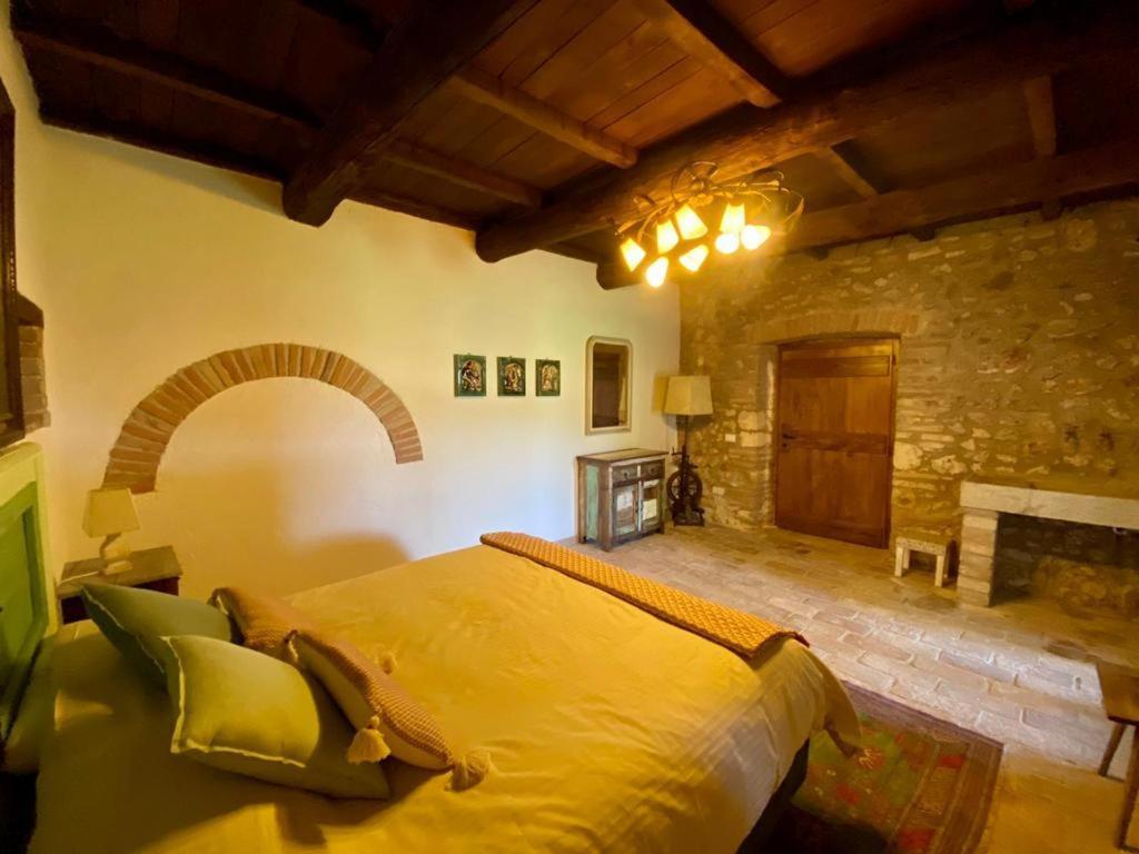 Casale Alessandri Massa Martana Buitenkant foto