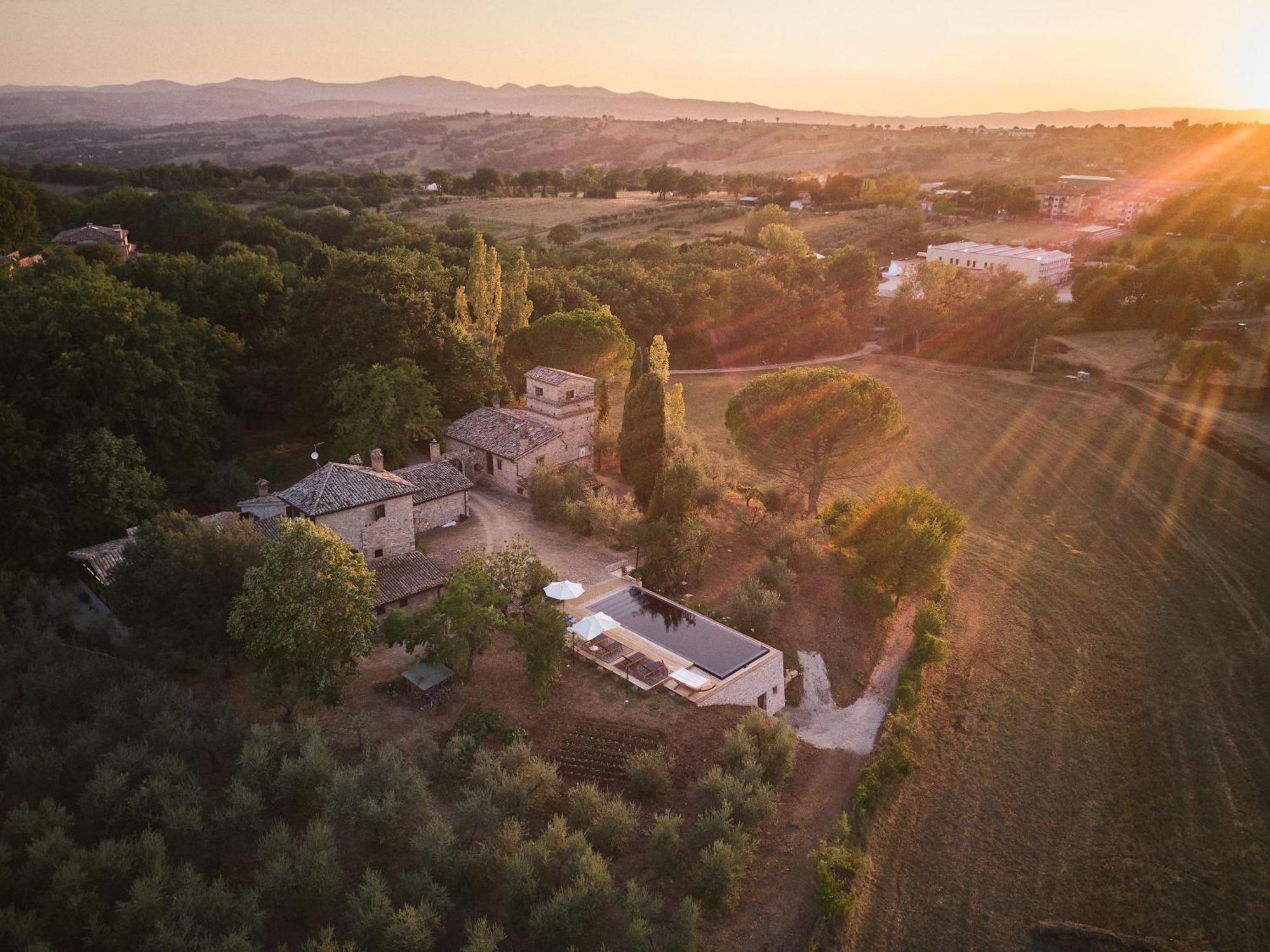 Casale Alessandri Massa Martana Buitenkant foto