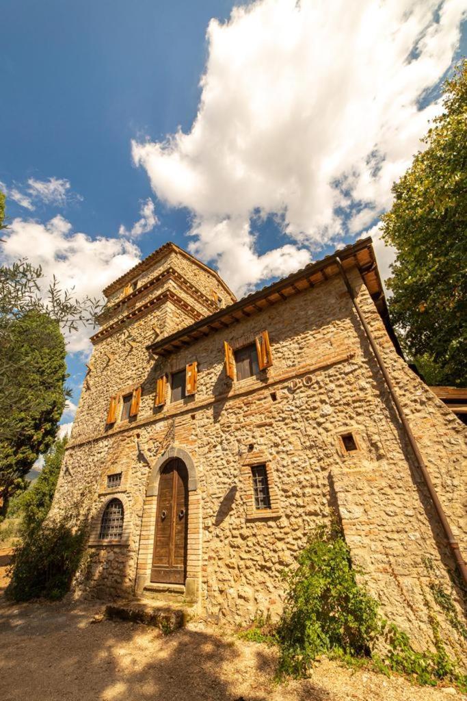 Casale Alessandri Massa Martana Buitenkant foto