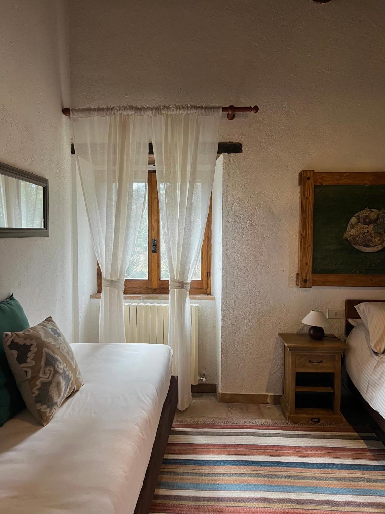 Casale Alessandri Massa Martana Buitenkant foto